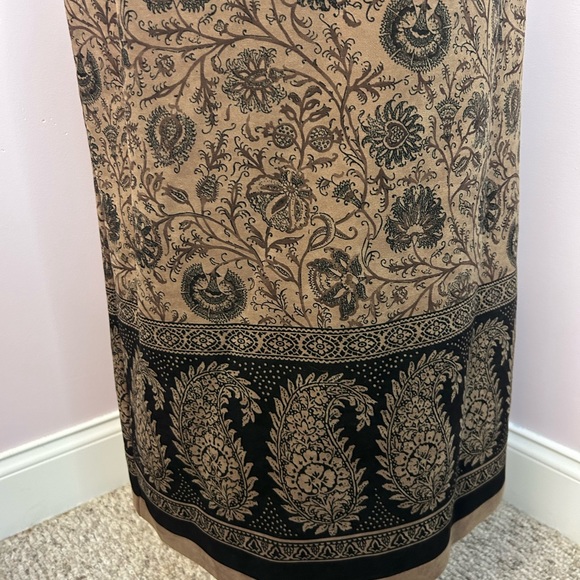 Size 8 petite long vintage pencil type skirt. Brand is Brigg. - Picture 8 of 13